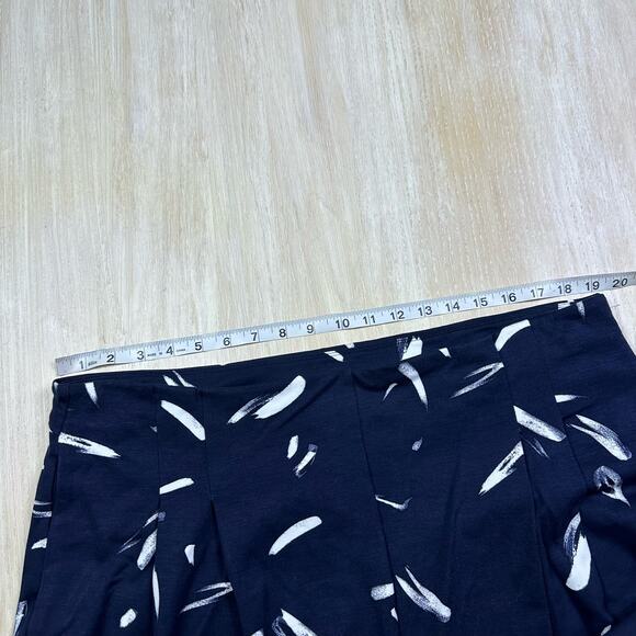 Lysse Brush Petals True Navy Wide Leg Cropped Ponte Pull On Pants Plus 2X - Picture 9 of 14